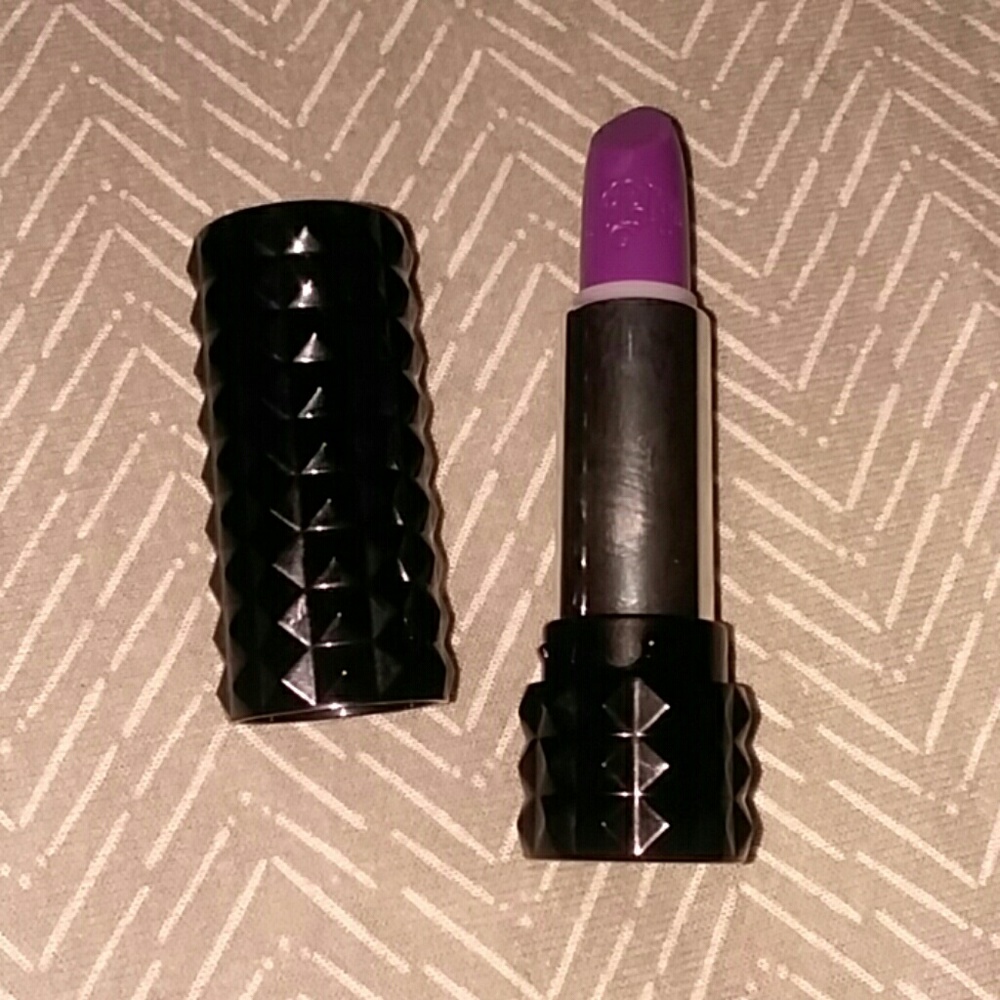 Kat Von D Studded Kiss Lipstick- L.U.V.